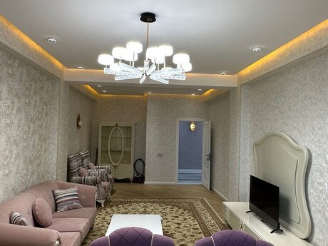 3 otaqlı yeni tikili - Binəqədi r. - 142 m²