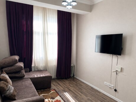 1 otaqlı yeni tikili - İnşaatçılar m. - 60 m²