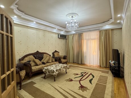 м. Нефтчиляр