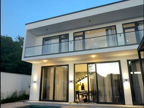 5 otaqlı həyət evi/bağ evi - Qəbələ - 200 m²