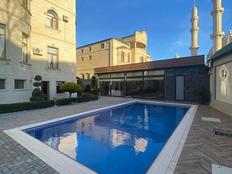 10 otaqlı həyət evi/bağ evi - Nəsimi m. - 1280 m²