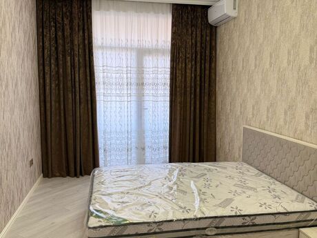 3-комн. новостройка - м. 28 мая - 120 м²