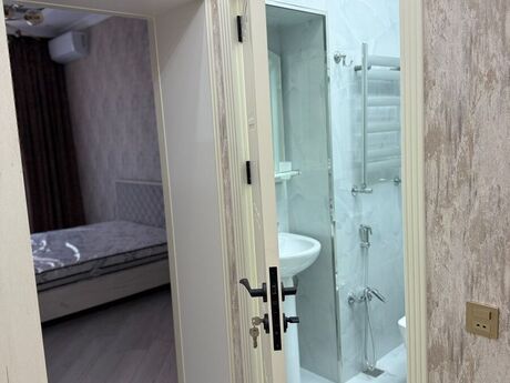 3-комн. новостройка - м. 28 мая - 120 м²