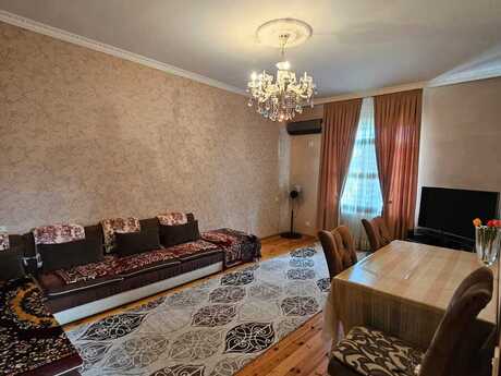 6 otaqlı həyət evi, 200 m², Yeni Ramana: 125 000 ₼ 3