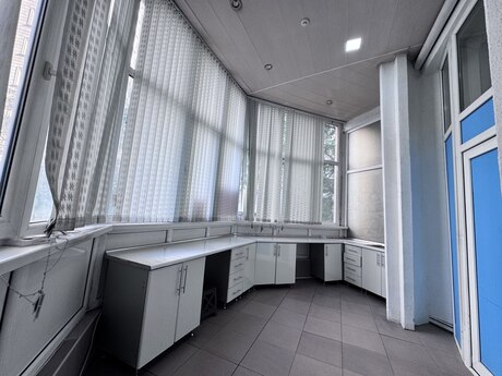 Obyekt - Nizami m. - 190 m²