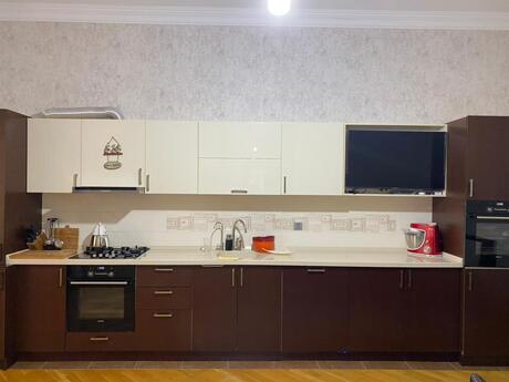 6 otaqlı həyət evi/bağ evi - Bakıxanov q. - 336 m²