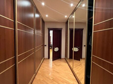 4 otaqlı mənzil, 230 m², Nizami: 580 000 ₼ 3