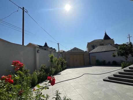 9 otaqlı həyət evi/bağ evi - Bakıxanov q. - 415 m²