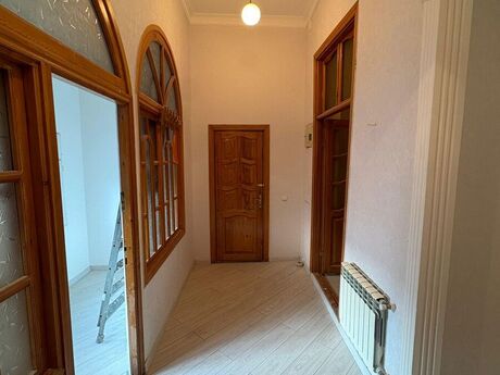 3 otaqlı köhnə tikili - İçəri Şəhər m. - 90 m²
