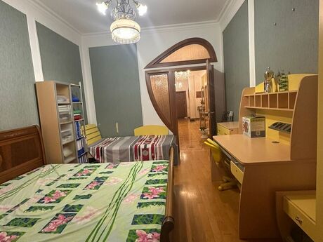 4-room new-build apartment for sale in 28 May, 200 m², 550 000 AZN, photo 5 / 12
