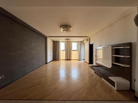4 otaqlı mənzil, 220 m², İnşaatçılar: 450 000 ₼ 5