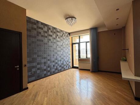 4 otaqlı mənzil, 220 m², İnşaatçılar: 450 000 ₼ 4