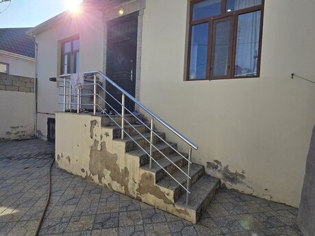 3 otaqlı həyət evi/bağ evi - Köhnə Günəşli q. - 100 m²