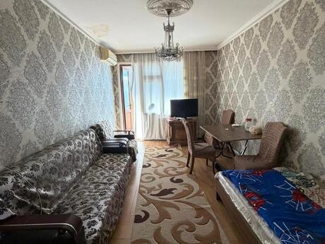 2 otaqlı köhnə tikili - İnşaatçılar m. - 55 m²