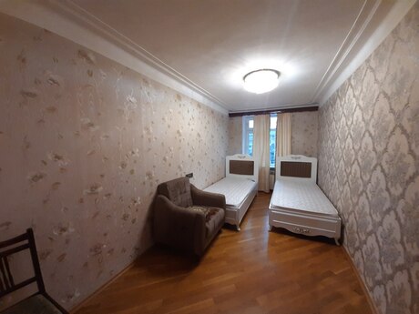 Elan №6203761 - Bakı, Elmlər Akademiyası m., 3 otaqlı, 70 m², 4/5 mərtəbə