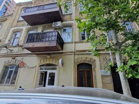 Объявление №6203758 - Баку, м. 28 мая, 3-комн., 80 м², 2/3 этаж
