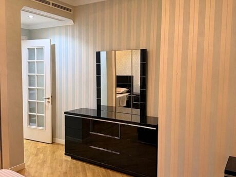 Kirayə 3 otaqlı mənzil, 120 m², Nəsimi: 2 800 ₼/ay 4