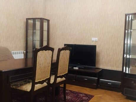 Elan №6203995 - Bakı, 28 May m., 2 otaqlı, 65 m², 2/2 mərtəbə