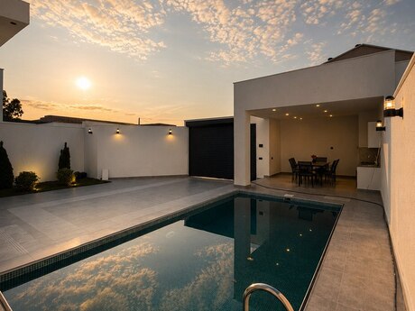 4 otaqlı həyət evi/bağ evi - Şüvəlan q. - 150 m²