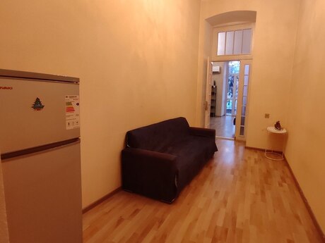 2 otaqlı köhnə tikili - İçəri Şəhər m. - 70 m²