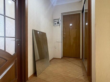 3 otaqlı köhnə tikili - Elmlər Akademiyası m. - 90 m²