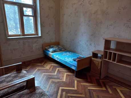 3 otaqlı köhnə tikili - Nəriman Nərimanov m. - 90 m²