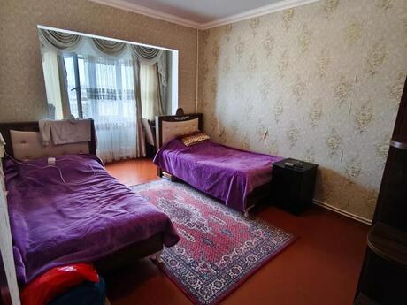 3 otaqlı köhnə tikili - Bakıxanov q. - 72 m²