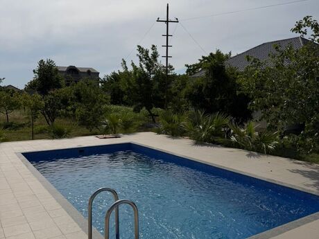 3 otaqlı həyət evi/bağ evi - Buzovna q. - 135 m²