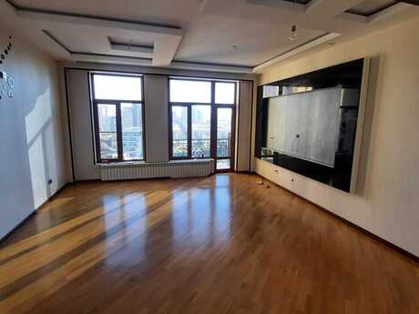 3-комнатная квартира, 170 м², 28 May: 725 000 ₼ 3
