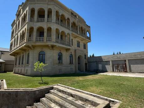 8 otaqlı həyət evi/bağ evi - Mərdəkan q. - 1400 m²