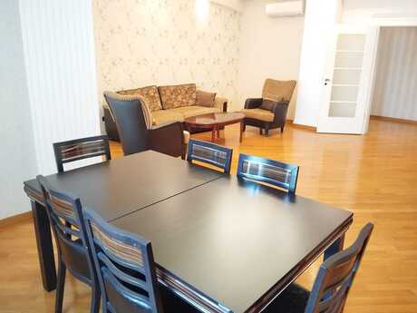 Kirayə 4 otaqlı mənzil, 200 m², Səbail: 2 000 ₼/ay 5