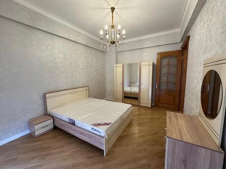 Kirayə 3 otaqlı mənzil, 160 m², 28 May: 1 500 ₼/ay 3