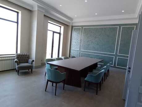 4 otaqlı ofis - Ağ şəhər q. - 220 m²