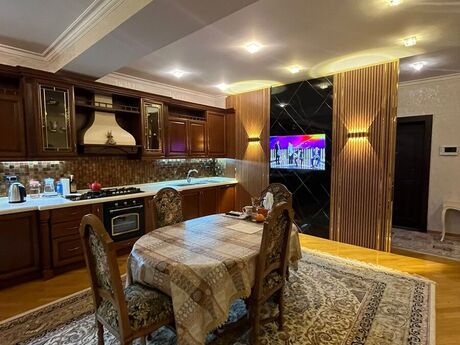 4-комнатная квартира, 235 м², Nizami: 548 000 ₼ 3