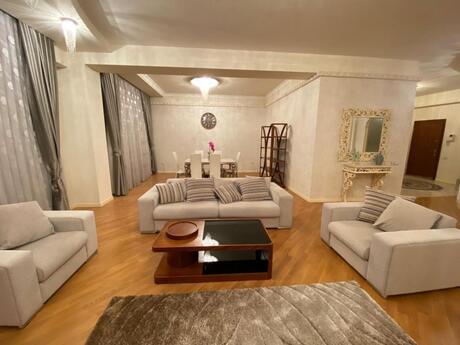 Elan №6205521 - Bakı, Nizami m., 5 otaqlı, 210 m², 10/15 mərtəbə