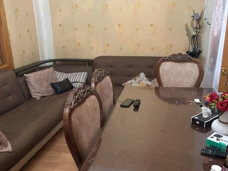 2 otaqlı həyət evi/bağ evi - İnşaatçılar m. - 60 m²
