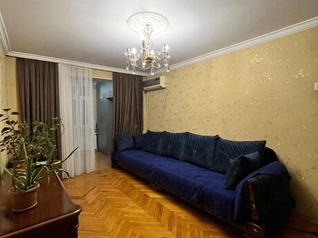 Elan №6205818 - Bakı, Neftçilər m., 2 otaqlı, 68 m², 4/5 mərtəbə