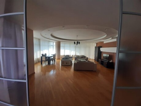 4 otaqlı yeni tikili - Sahil m. - 211 m²