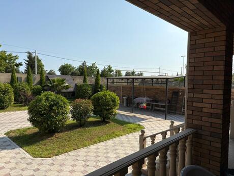 5 otaqlı həyət evi/bağ evi - Buzovna q. - 180 m²