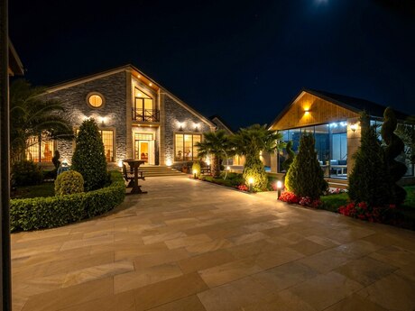 5 otaqlı həyət evi/bağ evi - Mərdəkan q. - 220 m²
