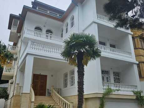 8 Noyabr m.