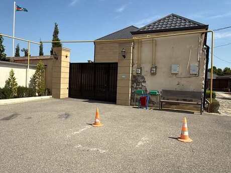 5 otaqlı həyət evi/bağ evi - Şüvəlan q. - 200 m²