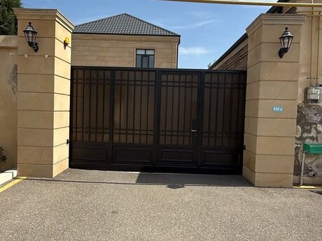 5 otaqlı həyət evi/bağ evi - Şüvəlan q. - 200 m²