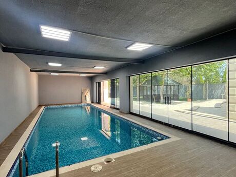 7 otaqlı həyət evi/bağ evi - Mərdəkan q. - 400 m²