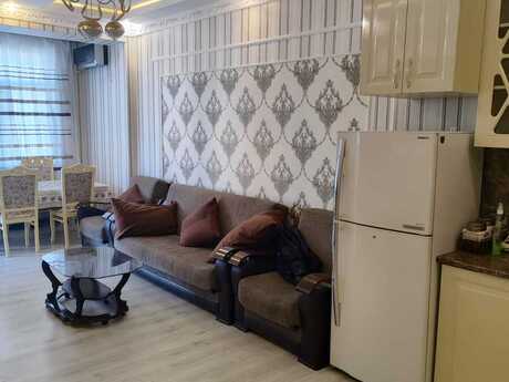 Elan №6206583 - Bakı, Neftçilər m., 2 otaqlı, 60 m², 10/19 mərtəbə