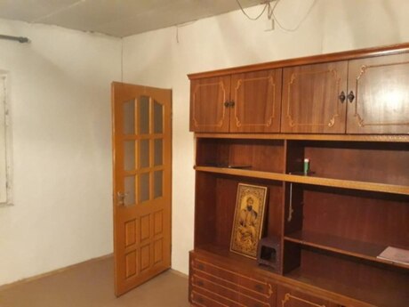 4 otaqlı köhnə tikili - Elmlər Akademiyası m. - 110 m²