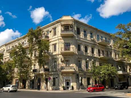 Elan №6206989 - Bakı, Sahil m., 5 otaqlı, 250 m², 2/4 mərtəbə