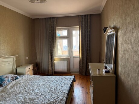 4 otaqlı köhnə tikili - Xalqlar Dostluğu m. - 145 m²