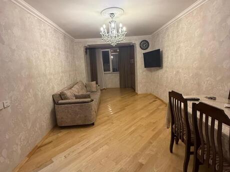 Elan №6207113 - Bakı, 8-ci mikrorayon q., 2 otaqlı, 50 m², 2/5 mərtəbə