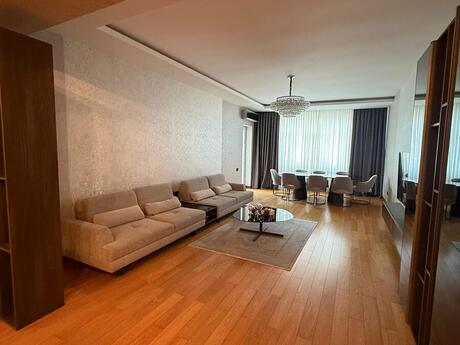 3 otaqlı mənzil, 157 m², Elmlər Akademiyası: 520 000 ₼ 2